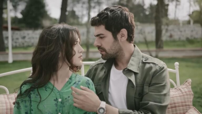 Scena ze snu Halila, w którym on i Zeynep są parą.