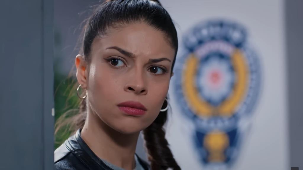 Ayse podsłuchuje monolog Ferita.