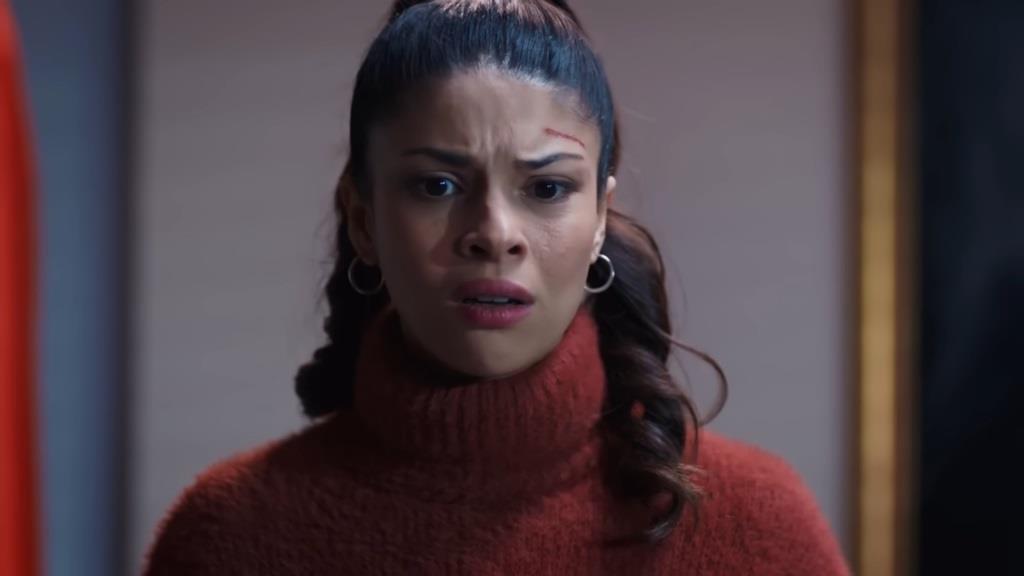 Ayse jest w szoku po wysłuchaniu nagrania.