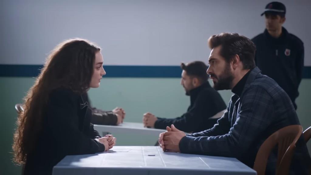 Nana i Yaman w sali widzeń.