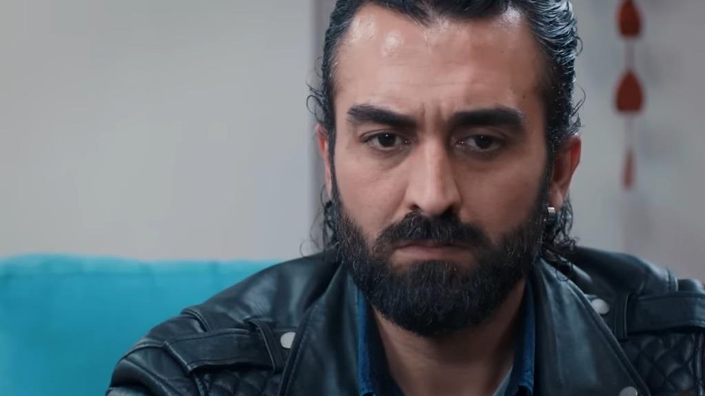 W głowie Ferita pojawia się myśl, że może być ojcem Dogi.