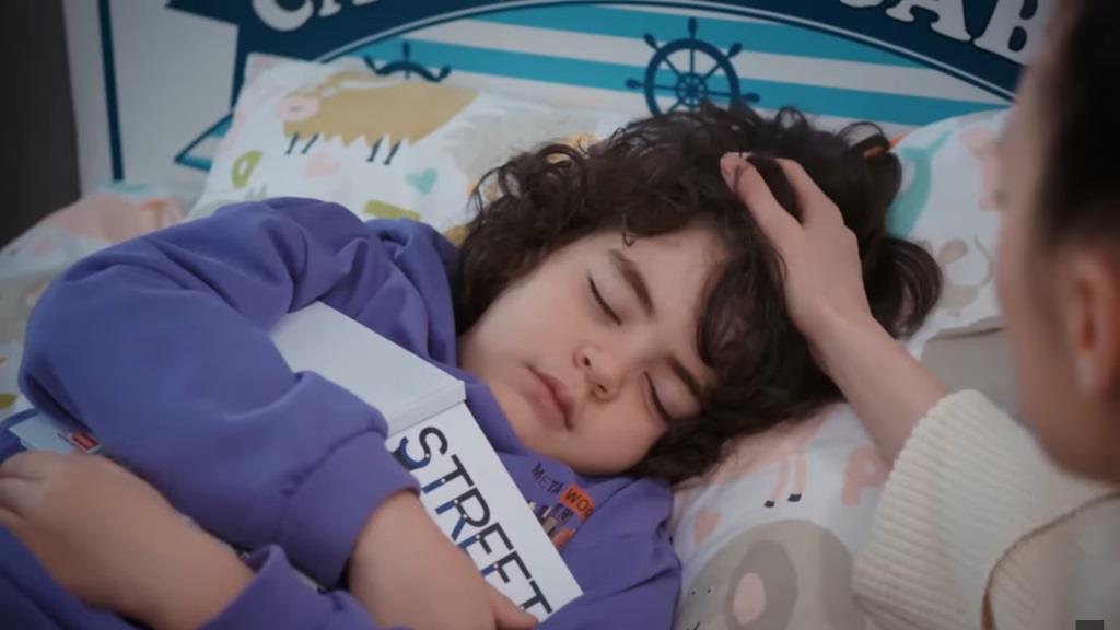 Yusuf zasnął, tuląc do piersi swój pamiętnik.