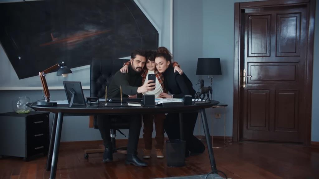 Nana, Yusuf i Yaman we wspólnym selfie.