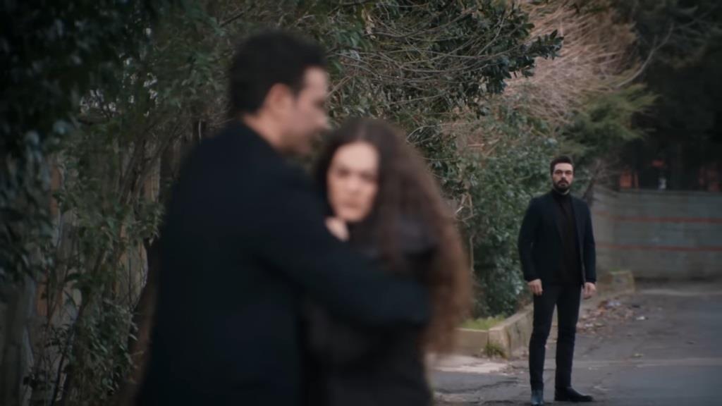 Nedim, Nana i znajdujący się około 10 metrów dalej Yaman.