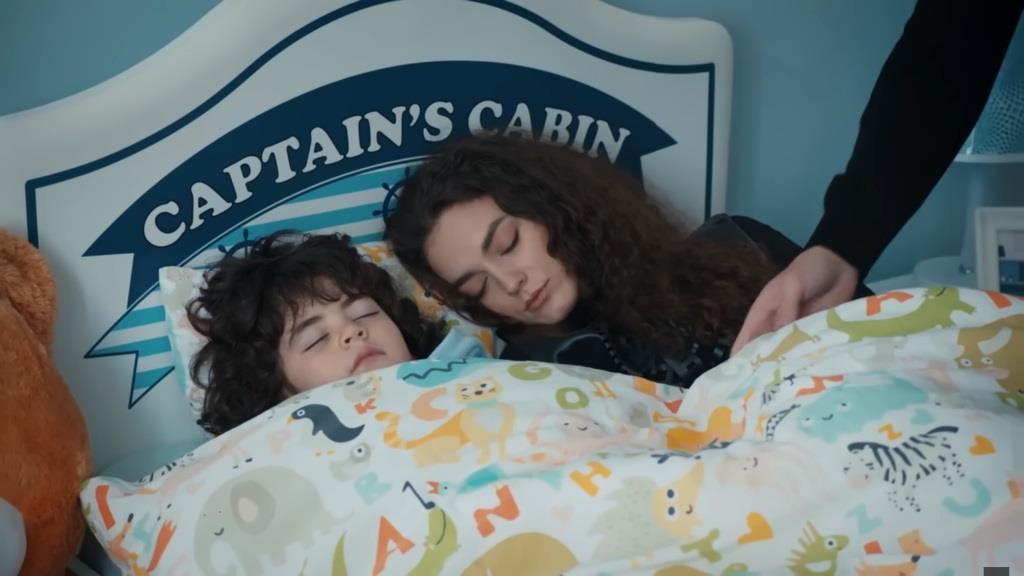 Yusuf i Nana śpią.