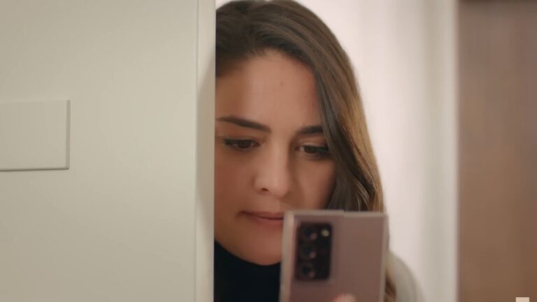 Yildiz dokonuje potajemnego nagrania.