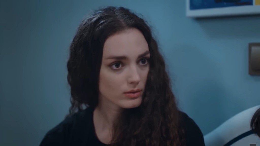 Nana kieruje zaskoczone spojrzenie na Yamana.