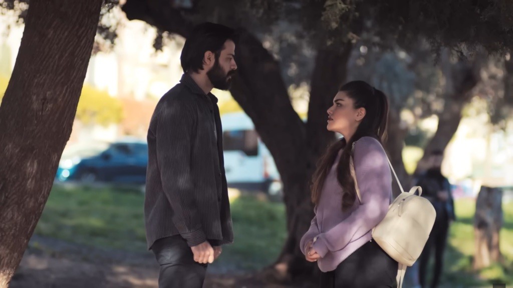 Volkan i Nese w parku.