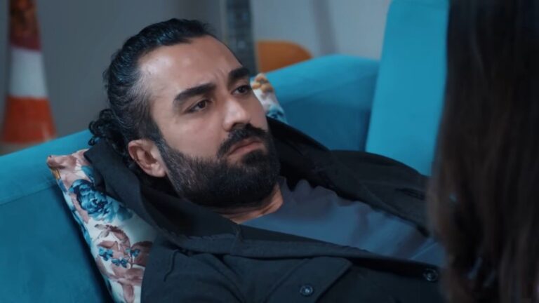 Ferit udaje, że stracił pamięć.