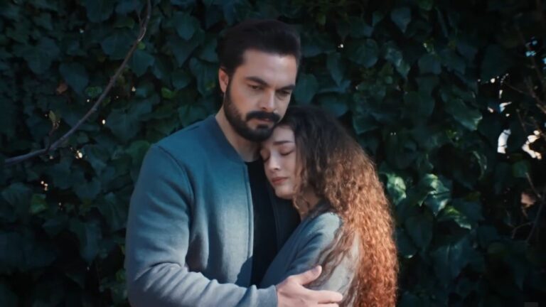 Yaman obejmuje Nanę.