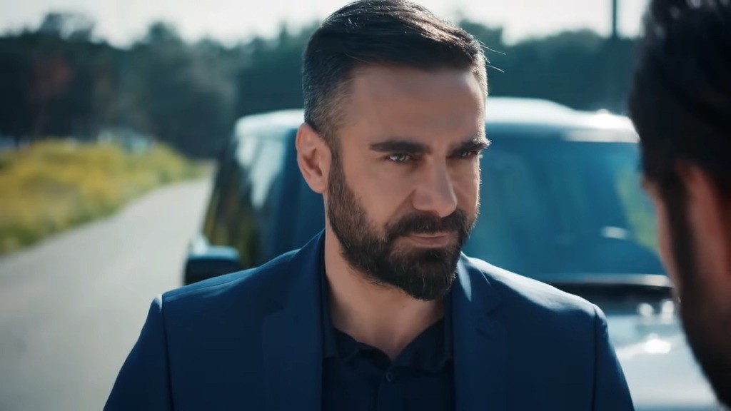 Acar Gurkan podczas spotkania z Yamanem na drodze.