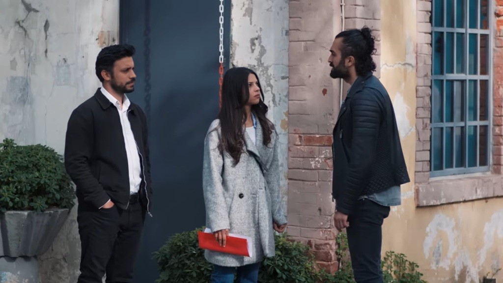 Konfrontacja Koraya i Ayse z Feritem.