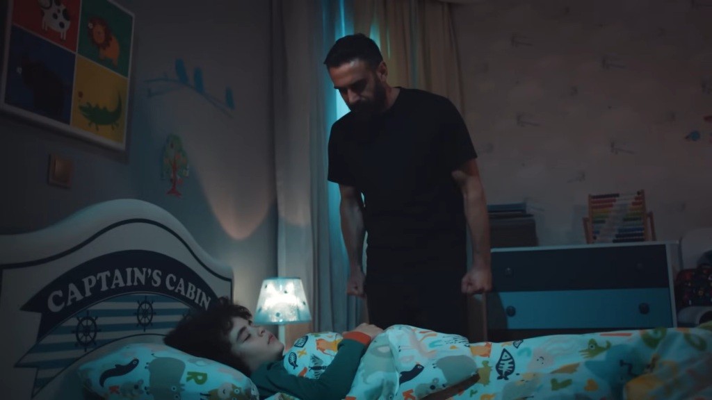 Trucizna w pokoju śpiącego Yusufa.