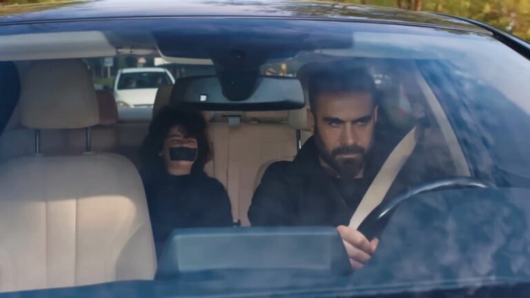 Yusuf w samochodzie Trucizny.