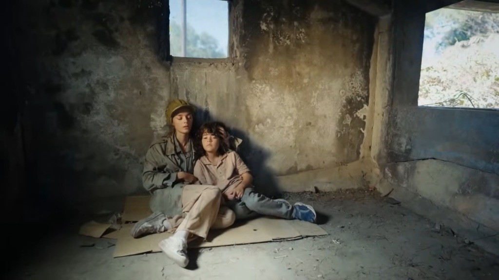 Nana i Yusuf w kryjówce.