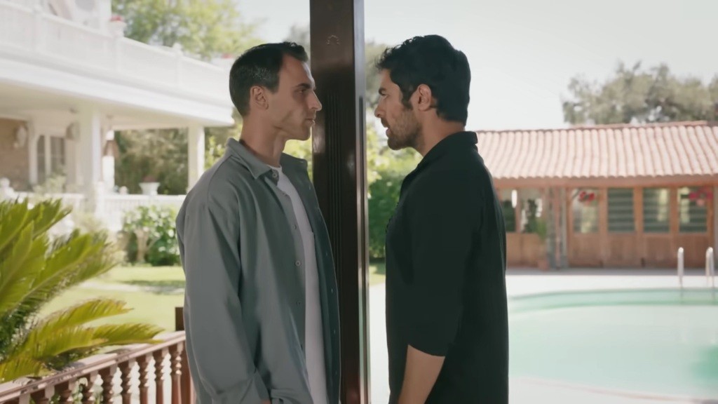 Halil i Alper stają twarzą w twarz.