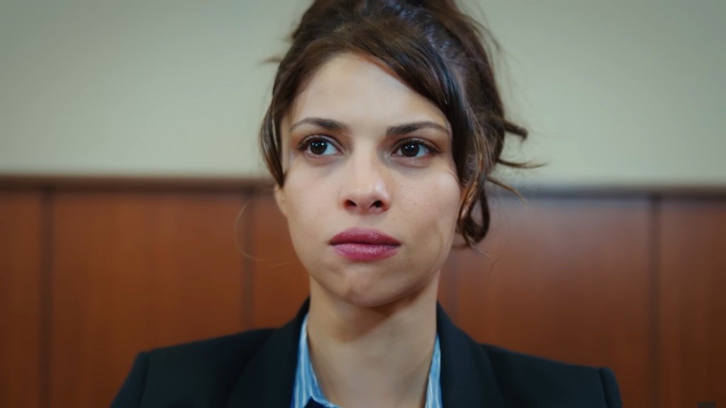 Ayse podczas rozprawy sądowej.