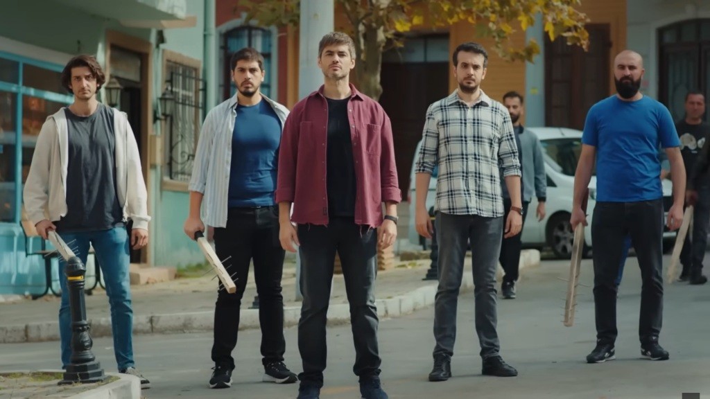 Poyraz i jego ekipa z dzielnicy.