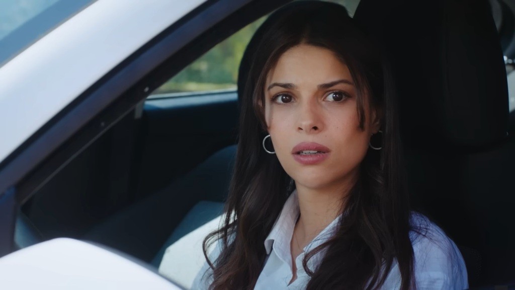 Ayse jest zszokowana widokiem.