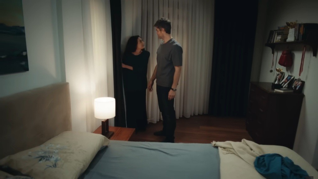 Nana i Poyraz w pokoju.