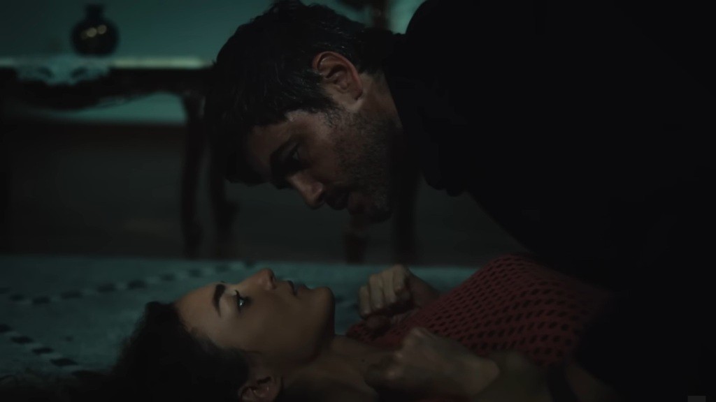 Nana i Poyraz nocą w domu.