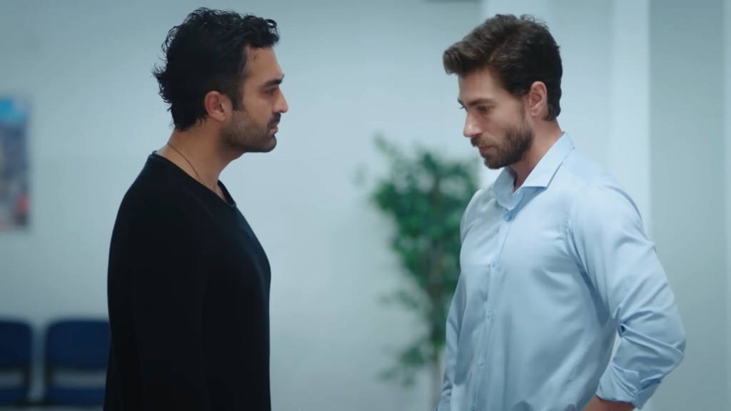 Ferit i prokurator Sinan - konfrontacja na komisariacie.