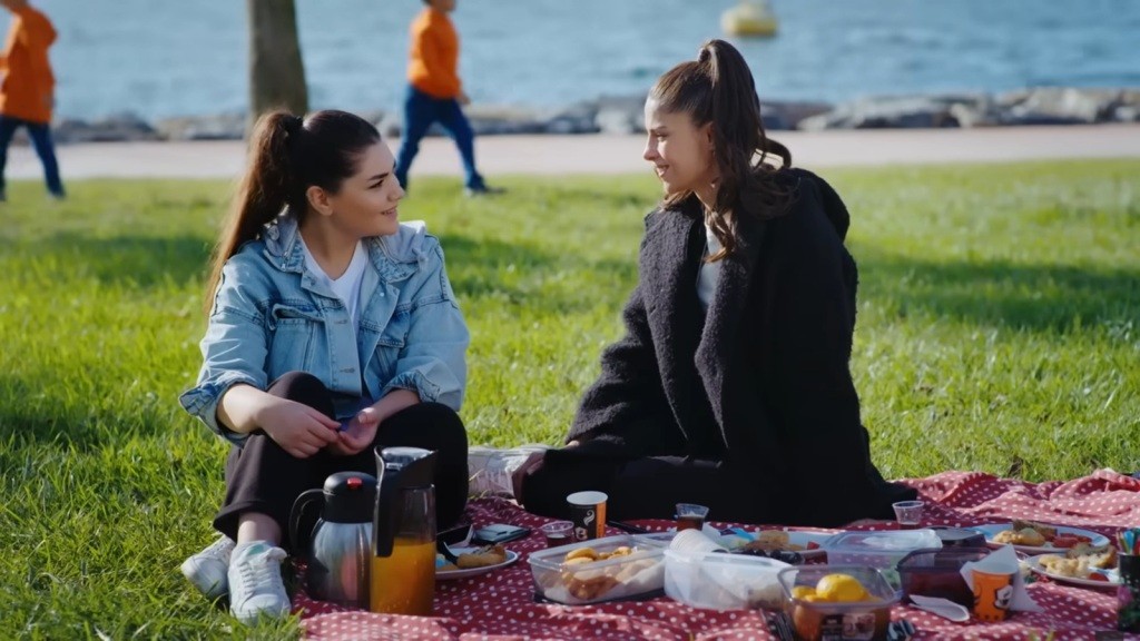 Nese i Ayse podczas biwaku.