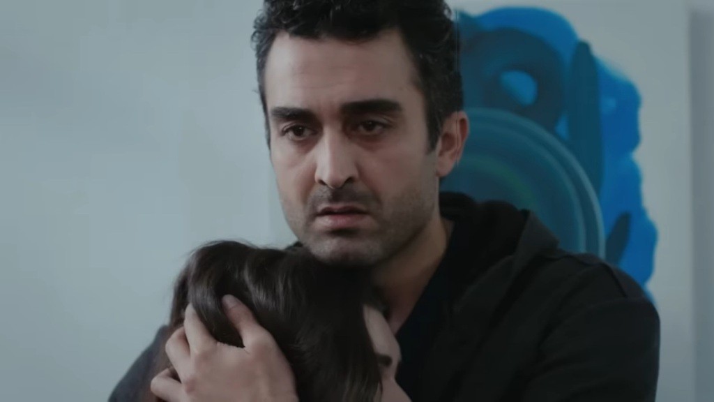 Ferit przytula Nese.