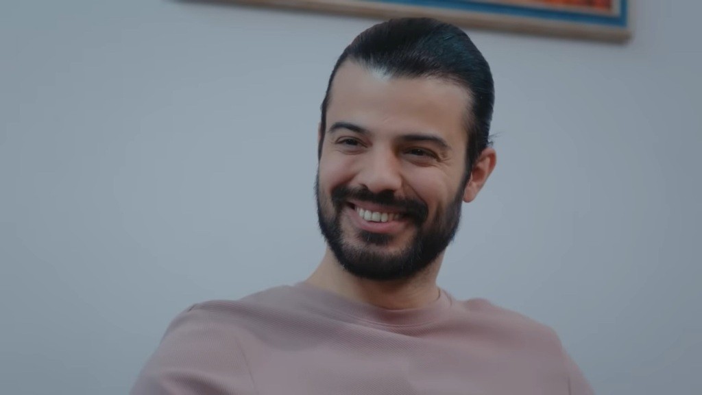 Volkan emanuje radością.