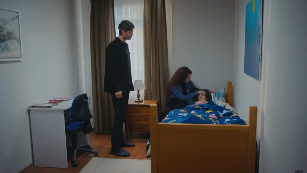 Poyraz i Nana opiekują się chorym Yusufem.