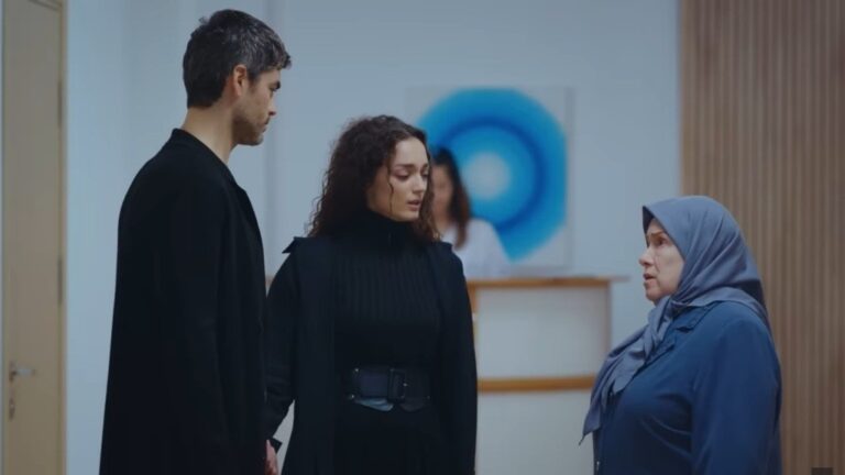 Poyraz, Nana i Cennet na szpitalnym korytarzu.