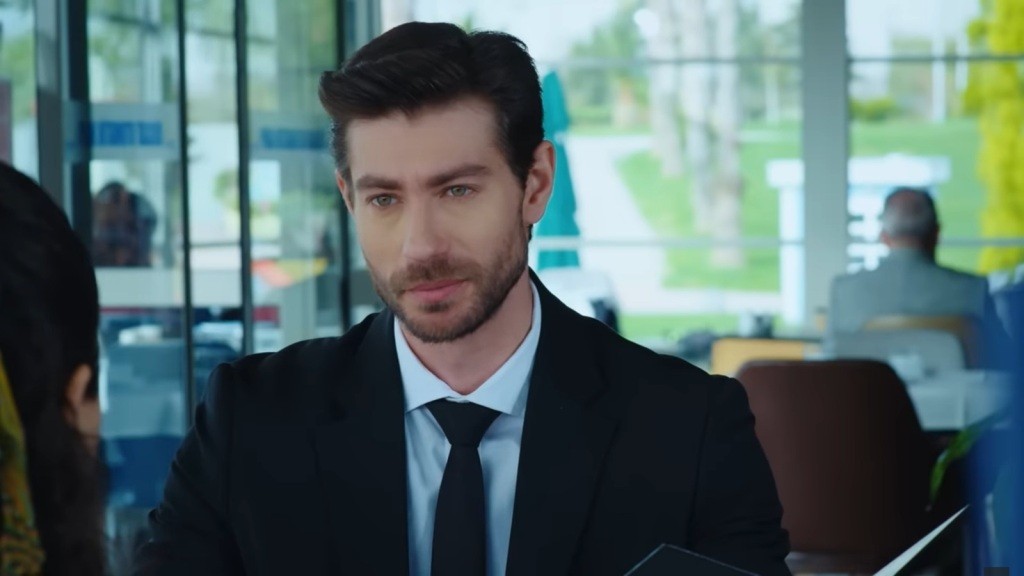 Sinan w restauracji.