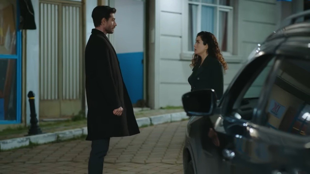 Nocne spotkanie Aynur i Sinana.