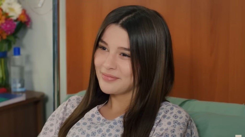 Zeynep śmieje się.