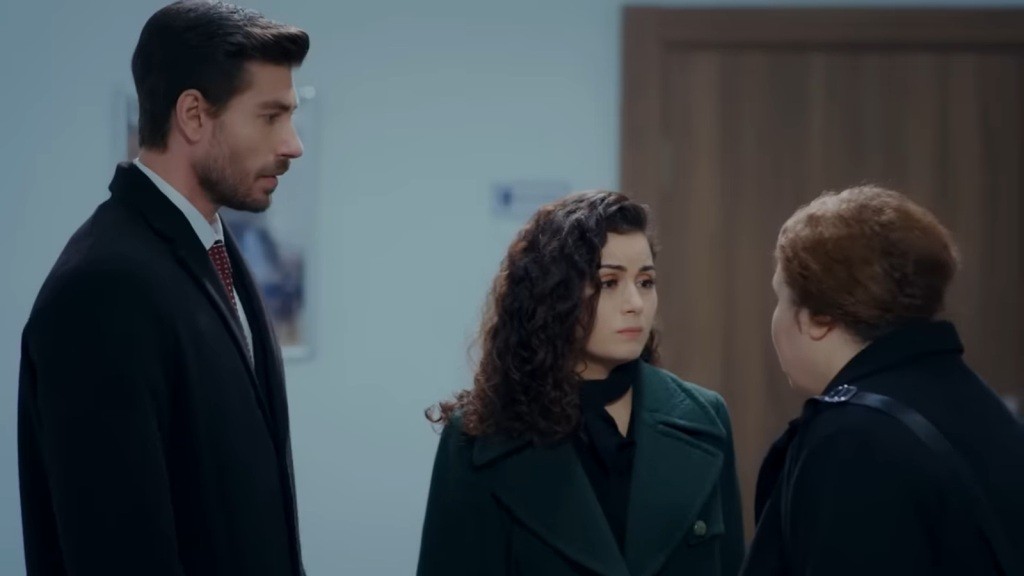 Sinan, Aynur i Adalet na komisariacie.