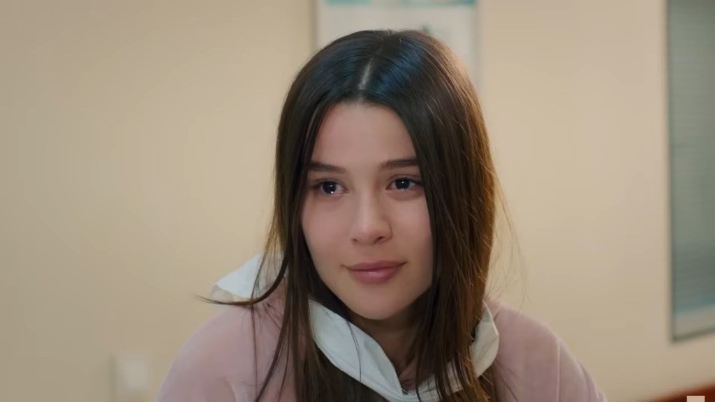 Zeynep jest wzruszona.