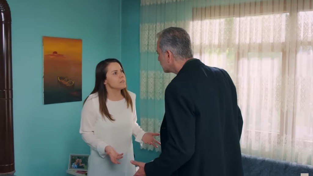 Bulent konfrontuje się z Gonul w jej domu.
