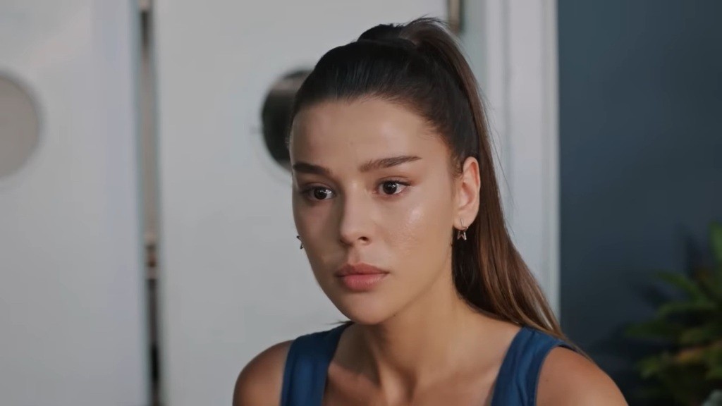 Zeynep jest przygnębiona.