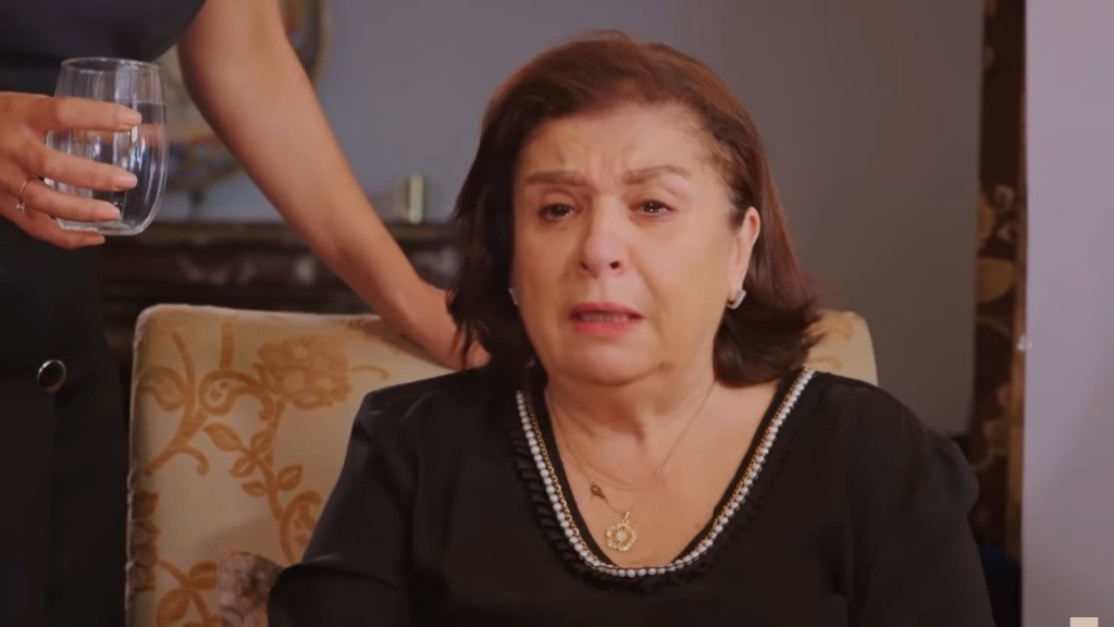 Naciye jest zrozpaczona.