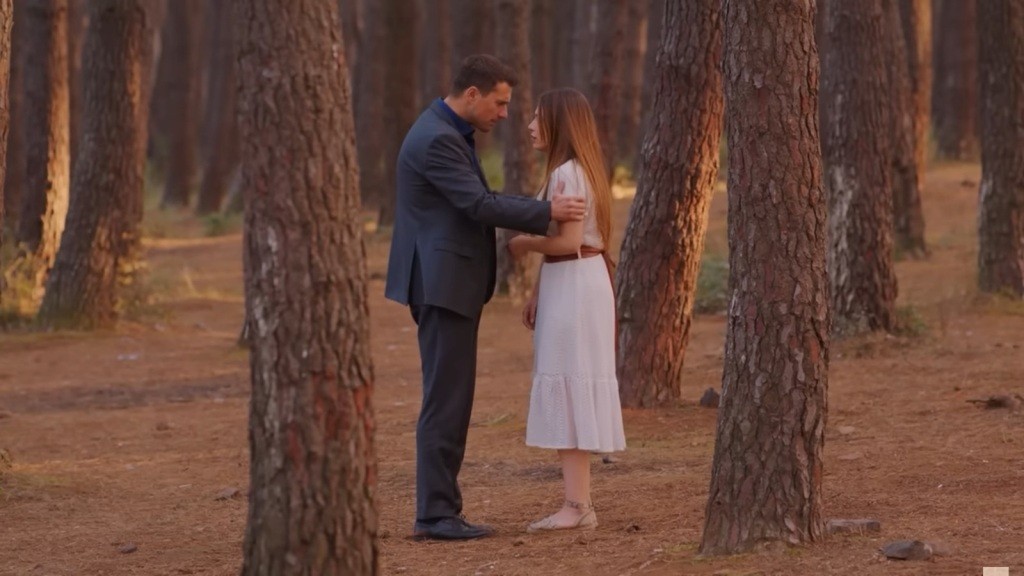 Kuzey znajduje Silę w lesie.