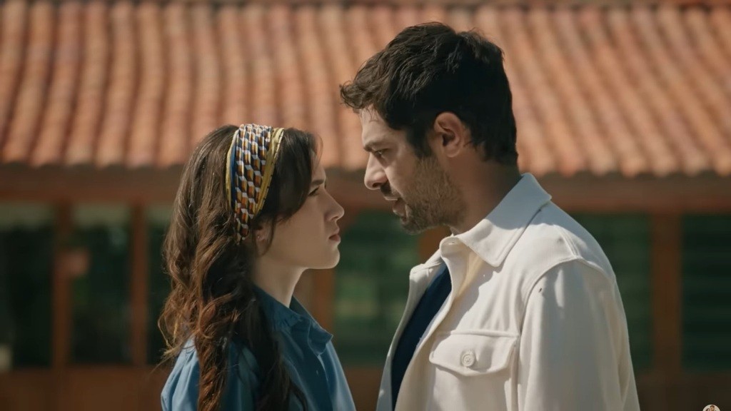Zeynep i Halil twarzą w twarz.