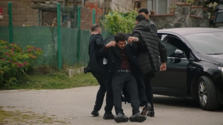 Halil zostaje porwany.