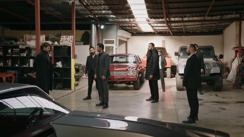 Hala garażowa, do której trafił Halil.