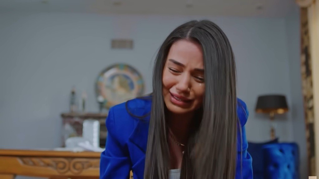 Bahar jest zrozpaczona.