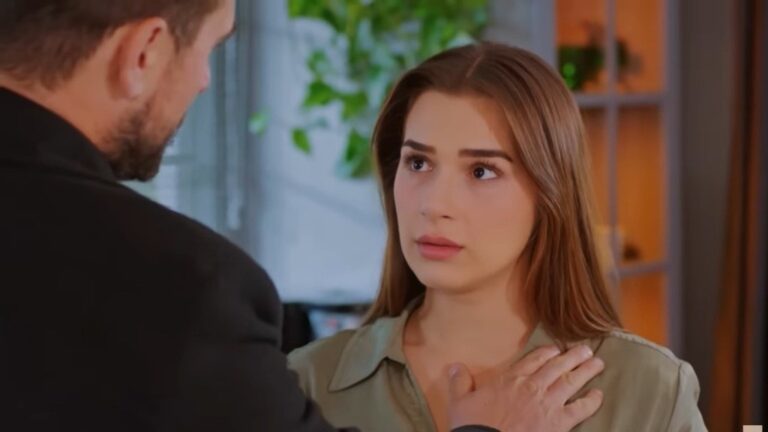 Kuzey przykłada dłoń do klatki piersiowej Sili.