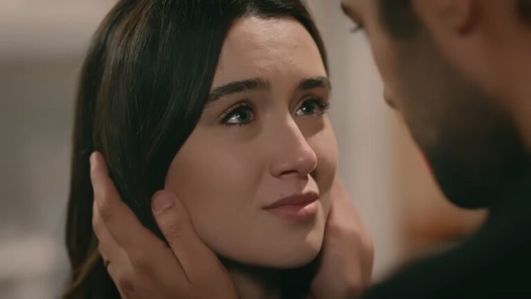 Zeynep patrzy ze wzruszeniem na Halila.