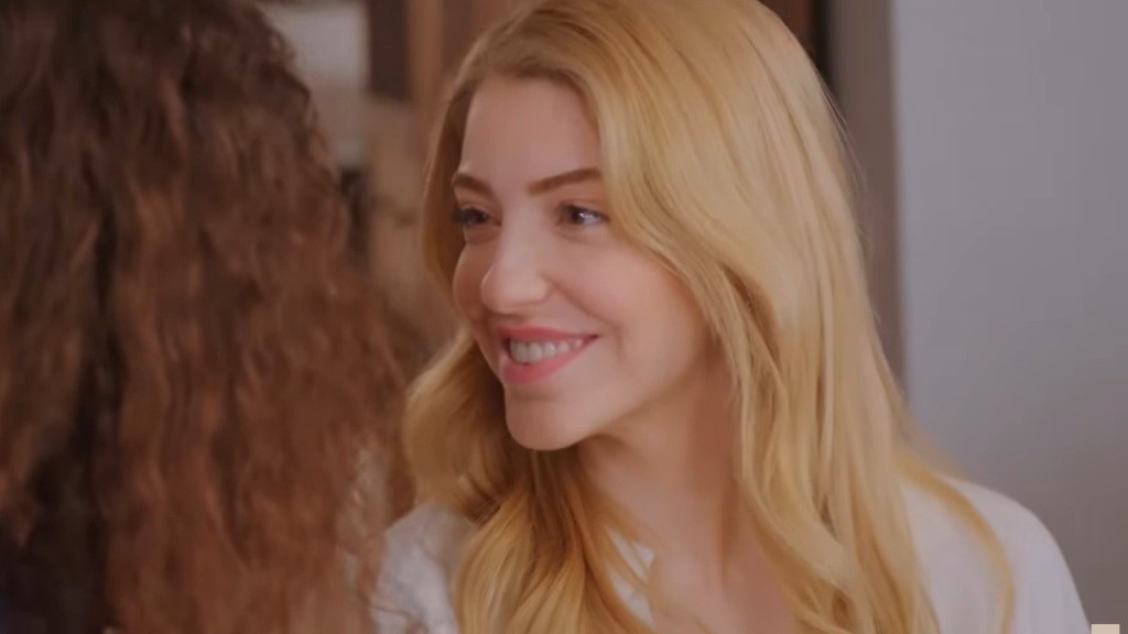 Seda śmieje się prowokująco w twarz Melis.