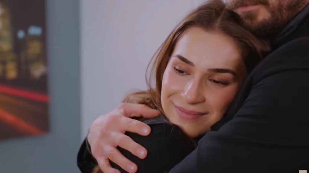 Sila przytula się do Kuzeya.