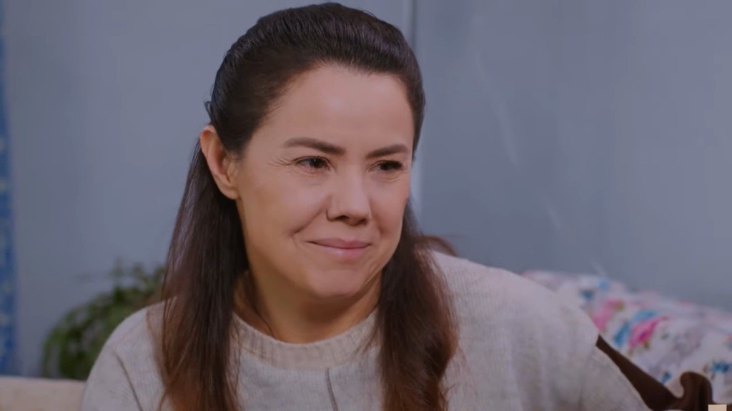 Gonul jest szczęśliwa z powodu ponownego spotkania z córką.