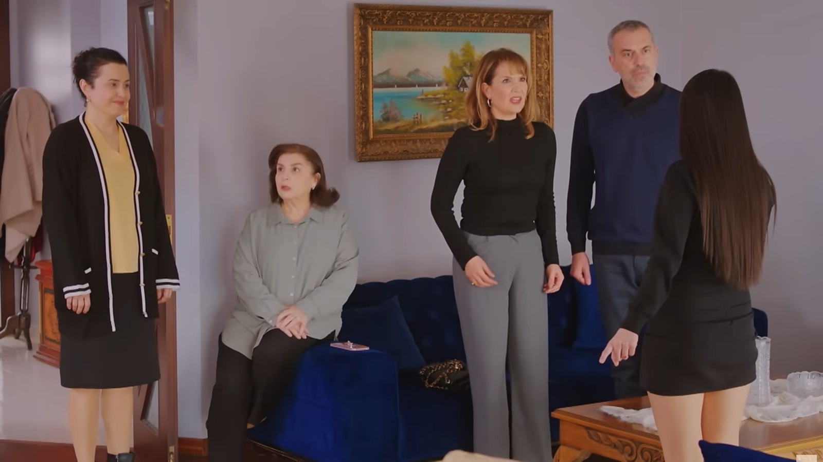 Bahar informuje Feraye i Bulenta o swoich żądaniach.